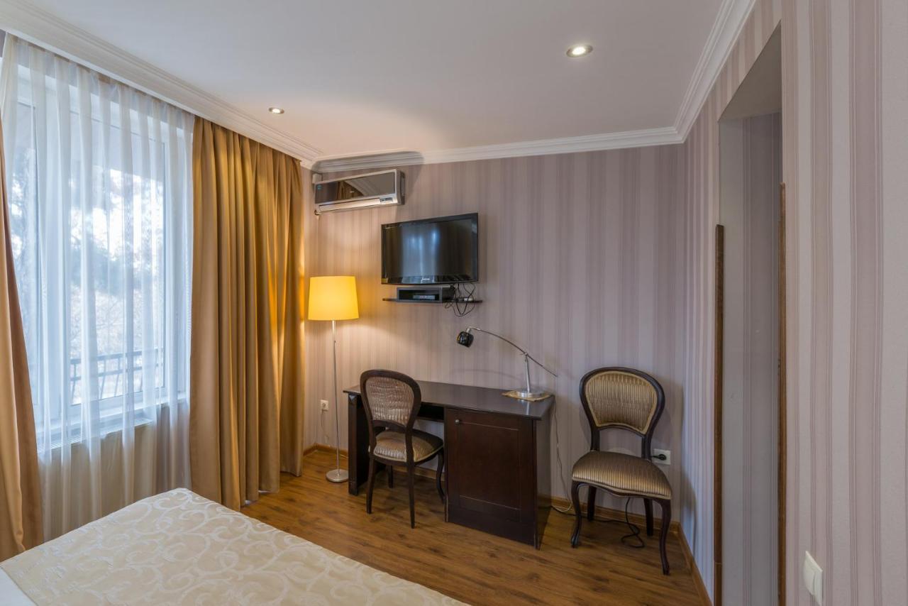 Garden View Hotel Tbilisi Buitenkant foto