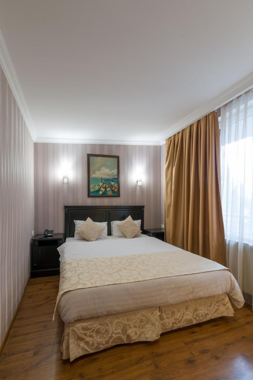 Garden View Hotel Tbilisi Buitenkant foto