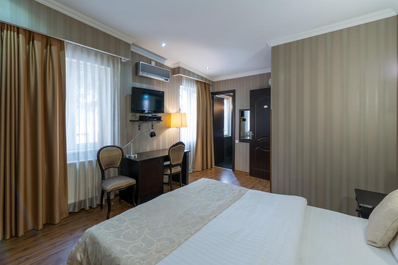Garden View Hotel Tbilisi Buitenkant foto
